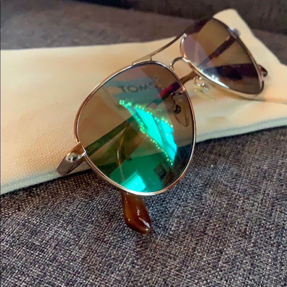 TOMS aviator sunglasses